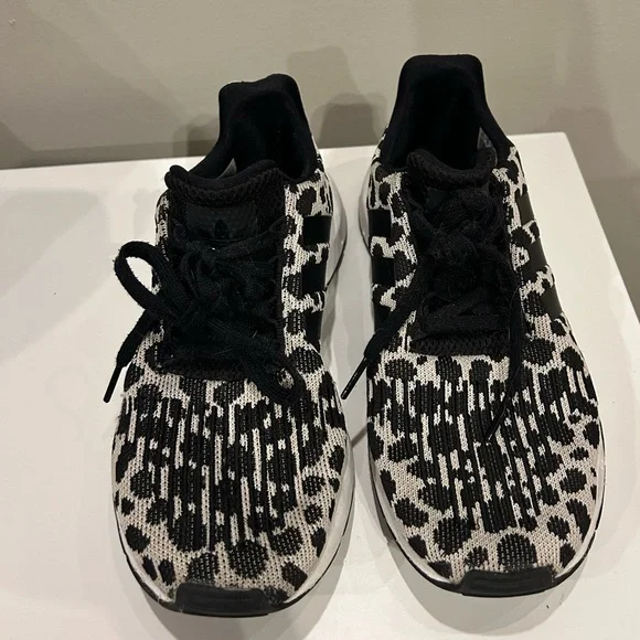 Adidas Swift Run 1.0 Low Top Leopard Sneakers 6.5 Women’s - Picture 6 of 9